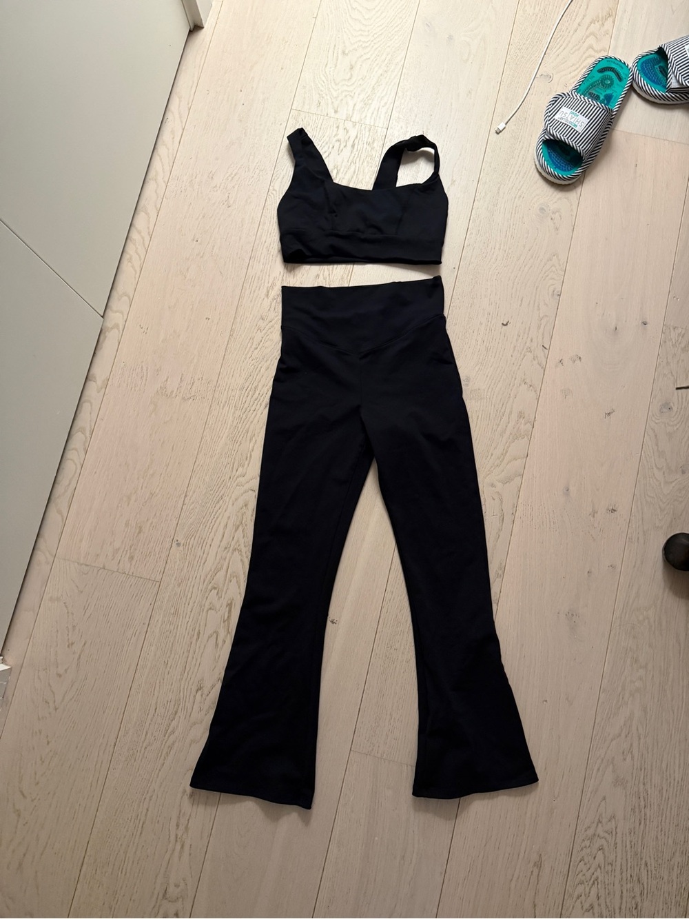 Live the process workout set black